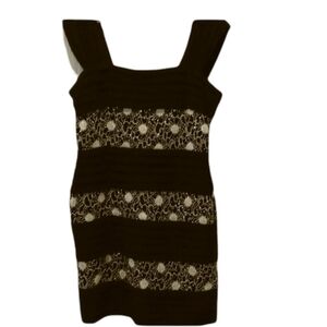 R&M Richards petite 14 sparkles beautiful